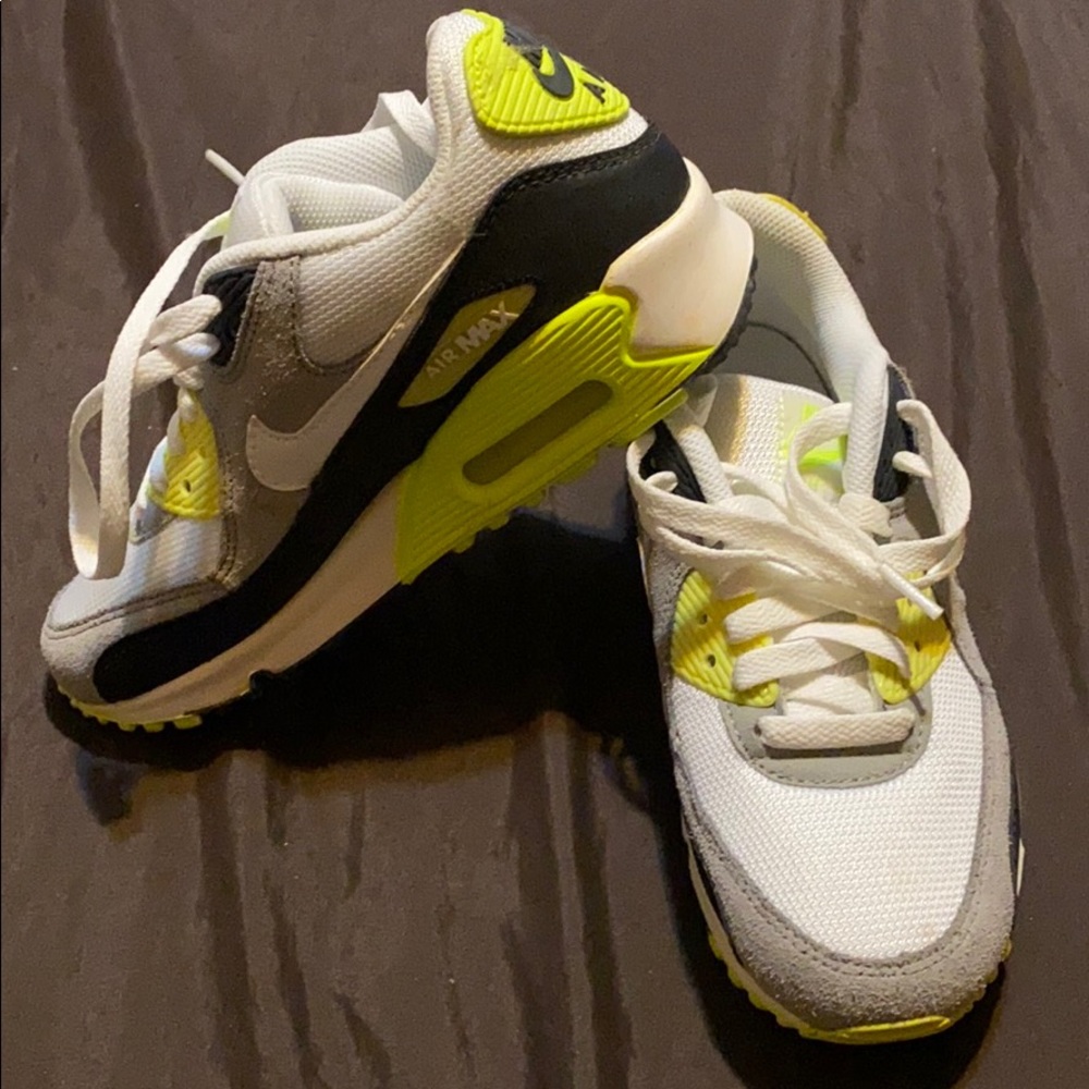 BRAND NEW Nike Air Max 90(GS)